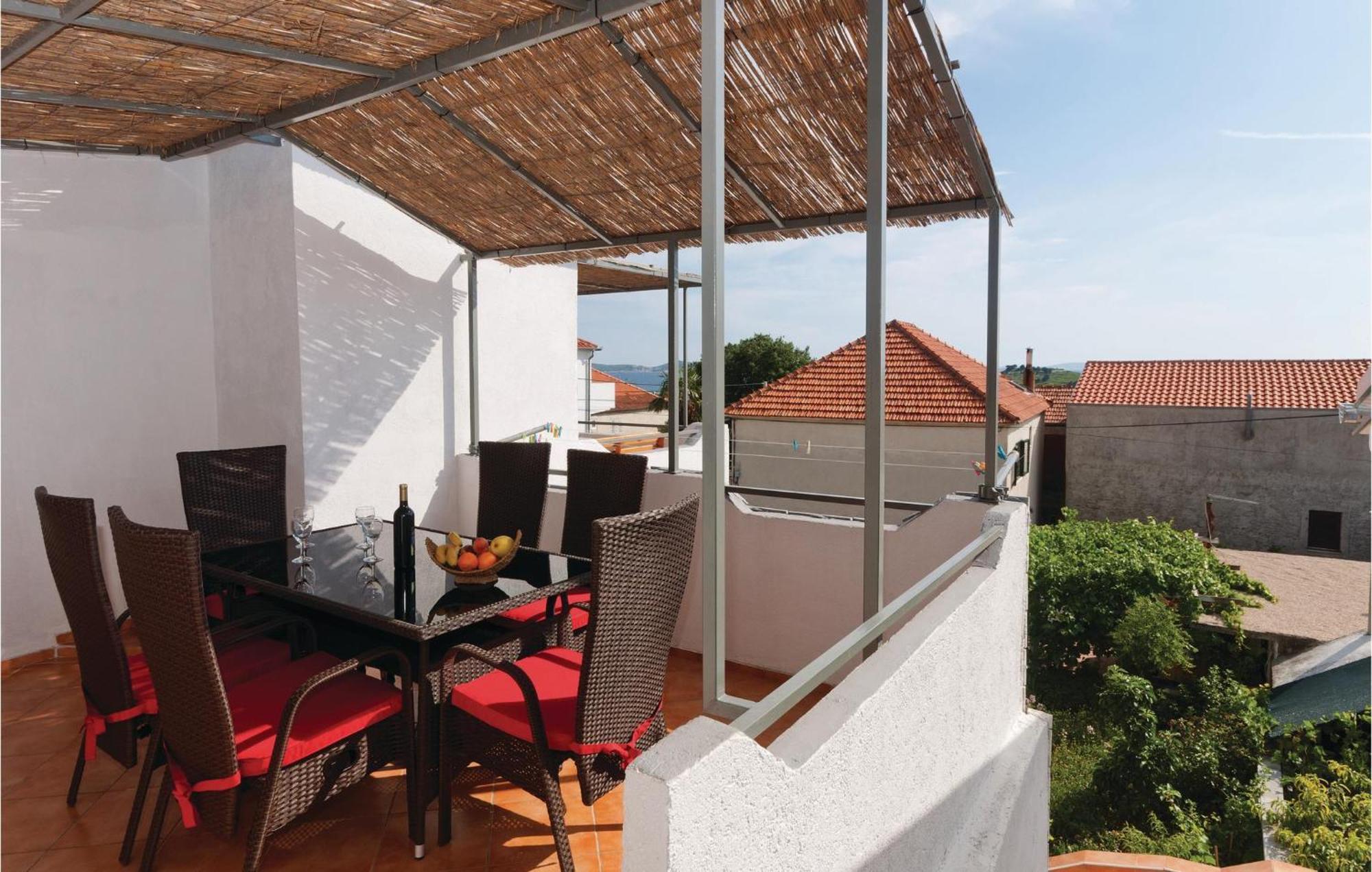 Pet Friendly Apartment In Pakostane With Kitchen Ngoại thất bức ảnh